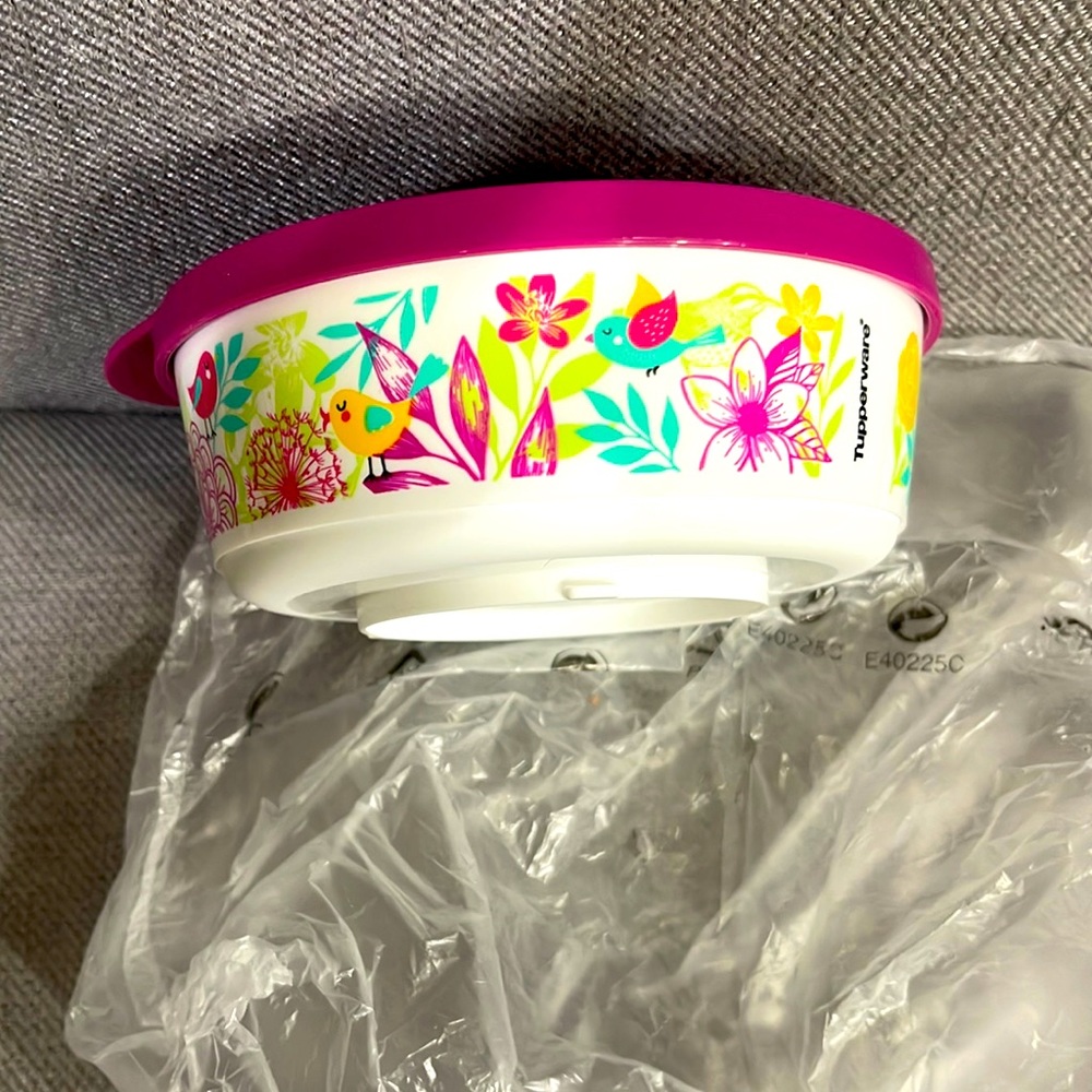 Tupperware bowl